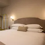 Hotel Roma Suite Hotel 3*